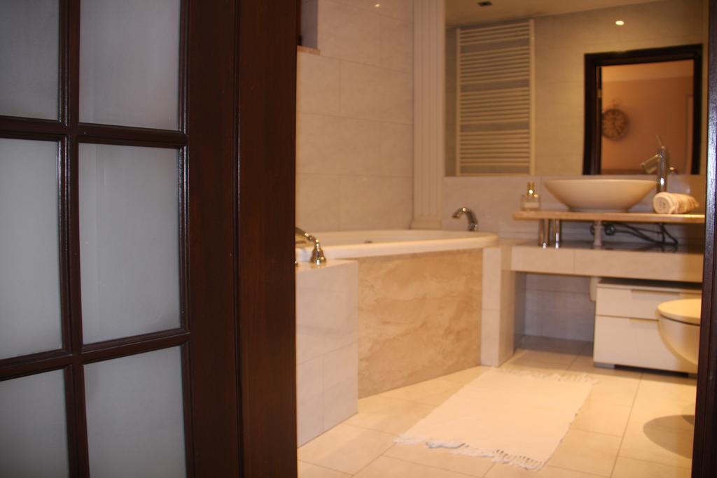 President Apartments By Warsawresidence Group Room photo